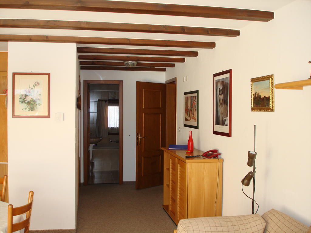 Appartement Residenz La Mora à La Punt-Chamues-ch Chambre photo